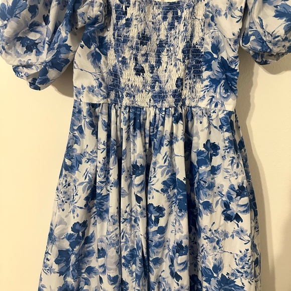 Abercrombie and Fitch Floral Blue and White Midi Dress - Picture 7 of 7